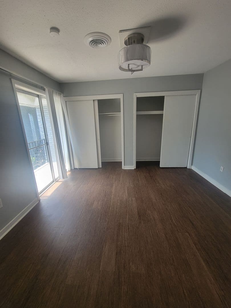 Jackson Apartment: 225 W McDowell Road