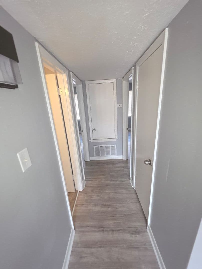 Jackson Apartment: 1505 North West Street - F7