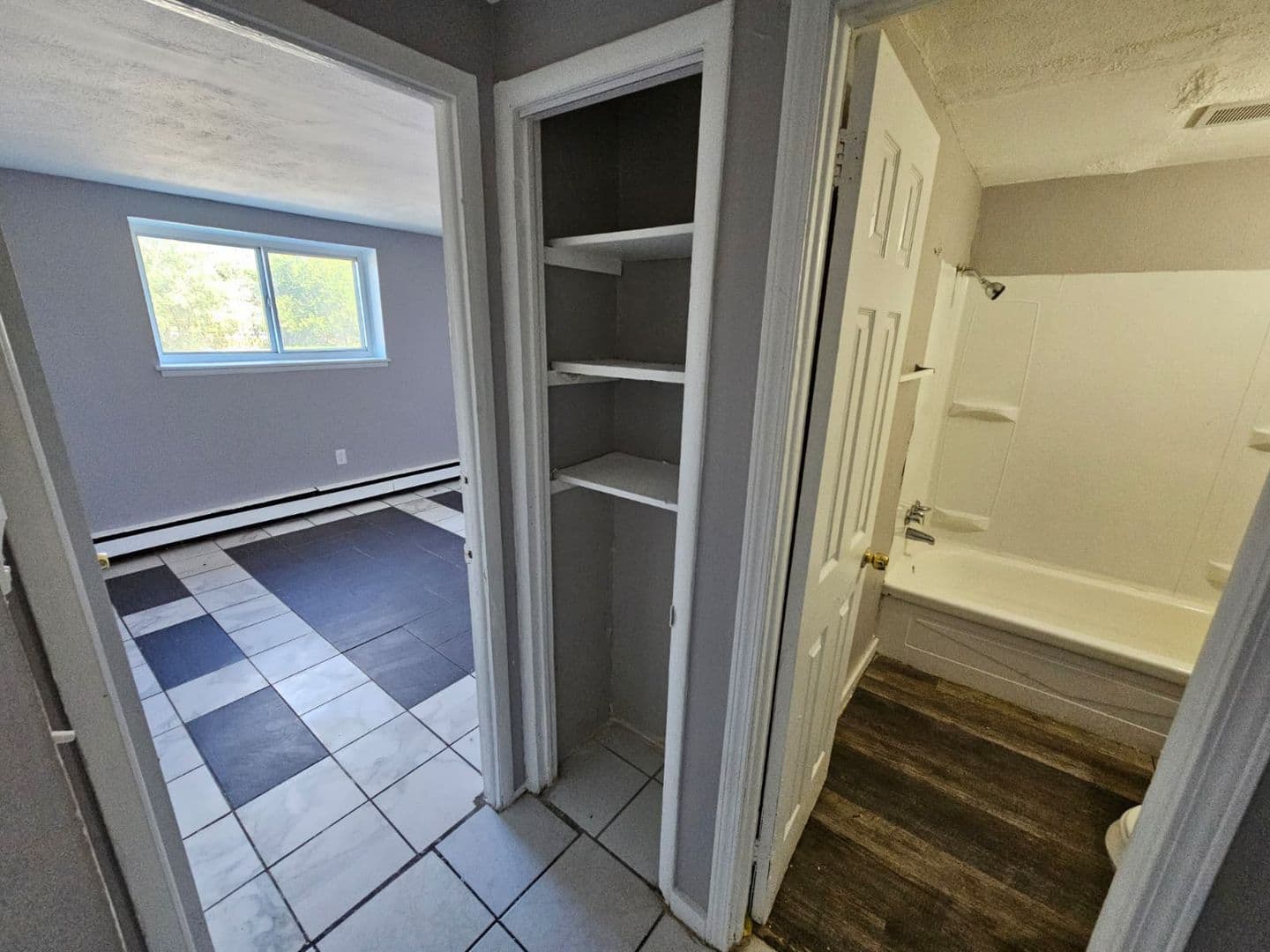 East Cleveland Apartment: 13540 Superior Rd