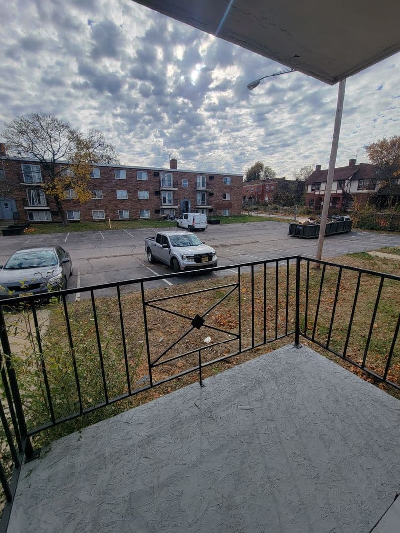 East Cleveland Apartment: 13420 Euclid Ave