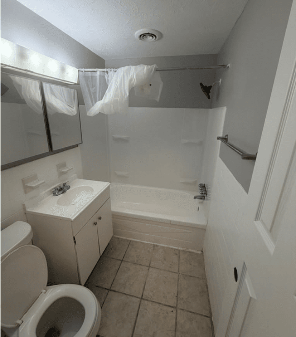 East Cleveland Apartment: 13540 Superior Rd