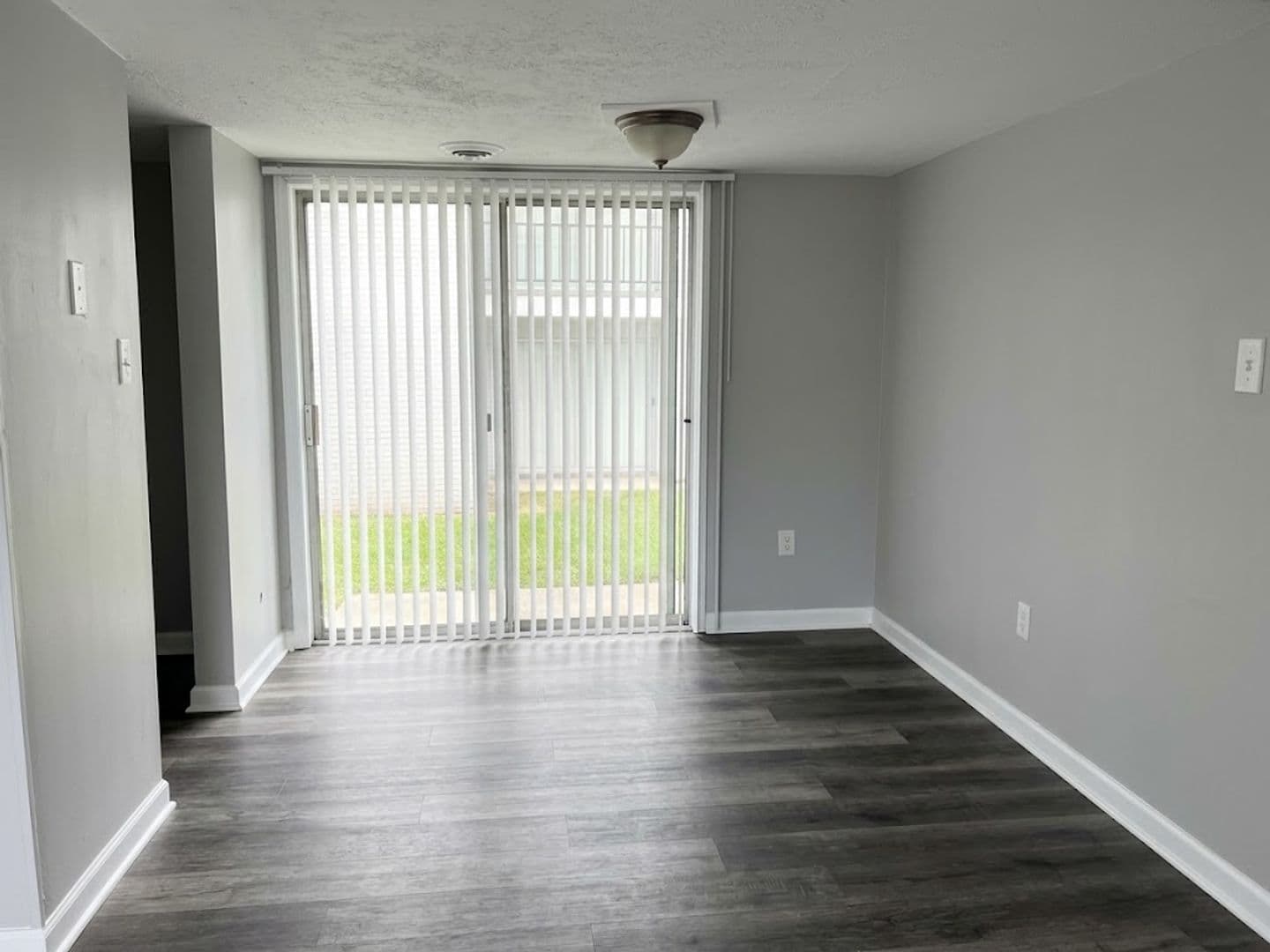 Jackson Apartment: 225 W McDowell Road