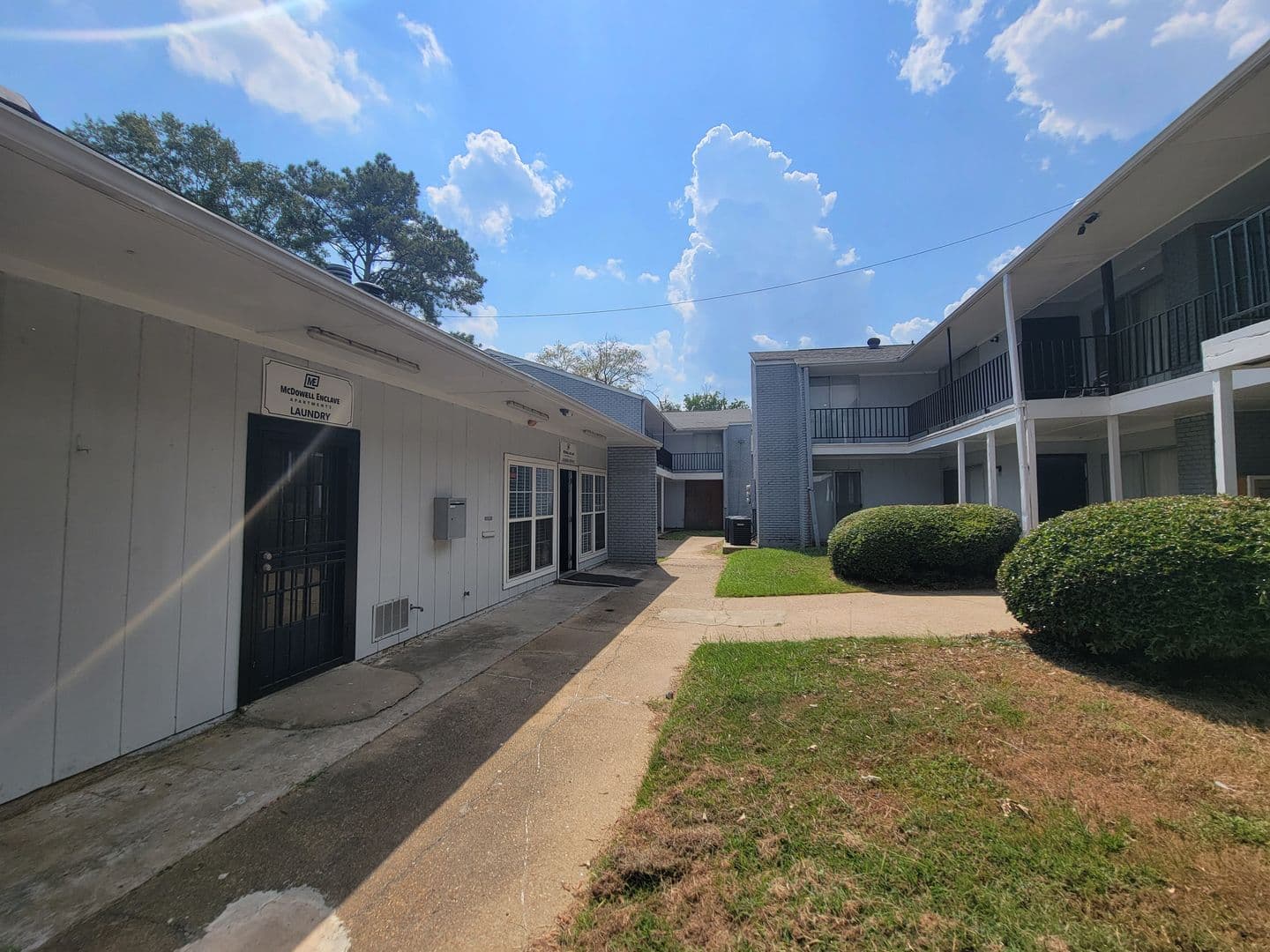 Jackson Apartment: 225 W McDowell Road