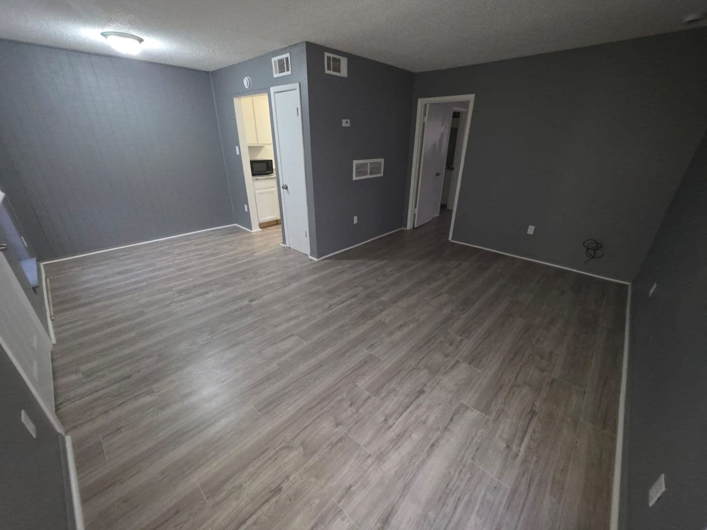 Jackson Apartment: 1505 North West Street - B09