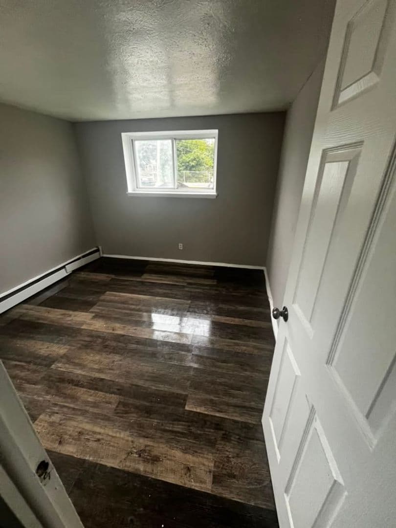 East Cleveland Apartment: 13540 Superior Rd