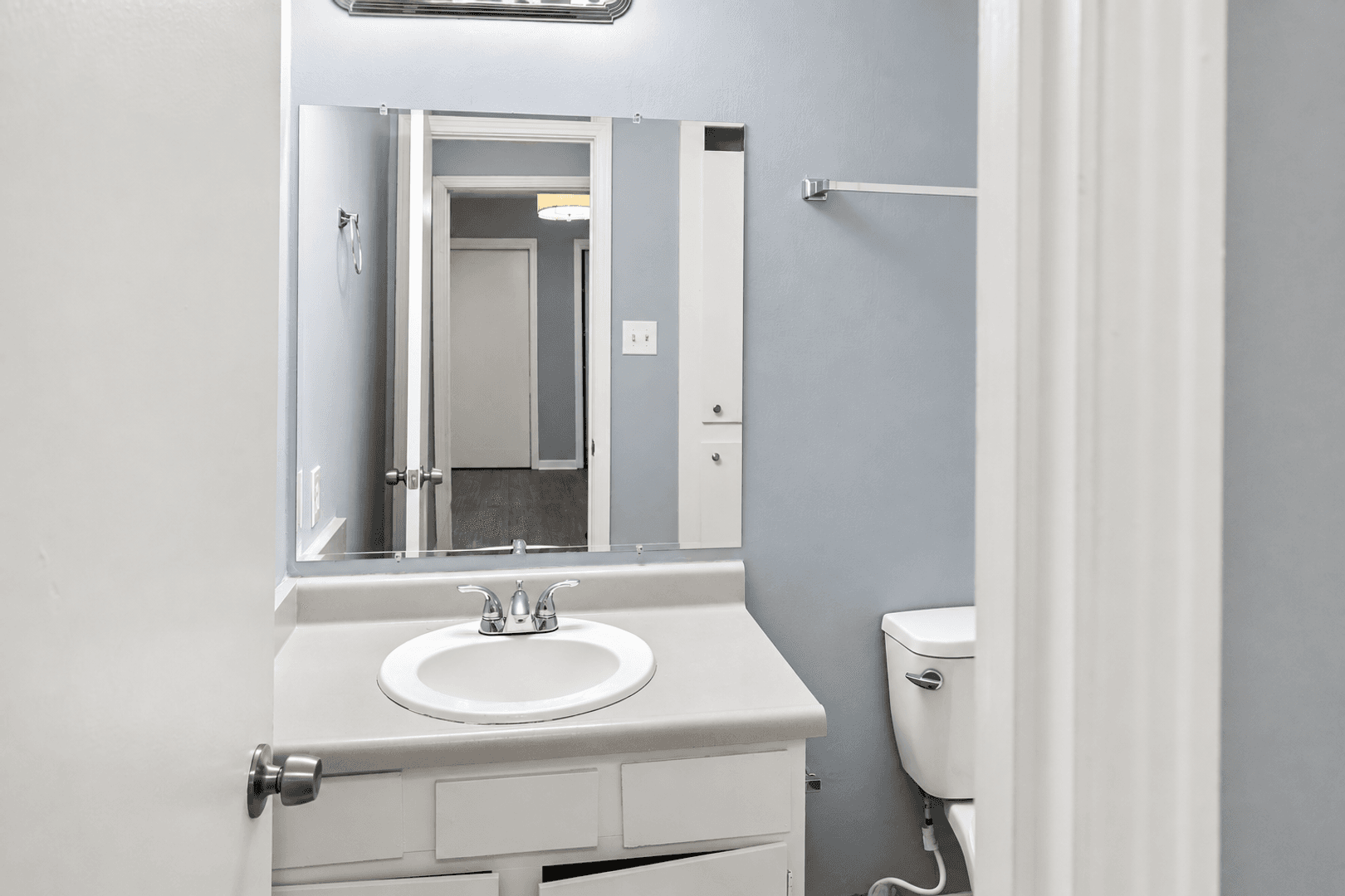 Jackson Apartment: 225 W McDowell Road