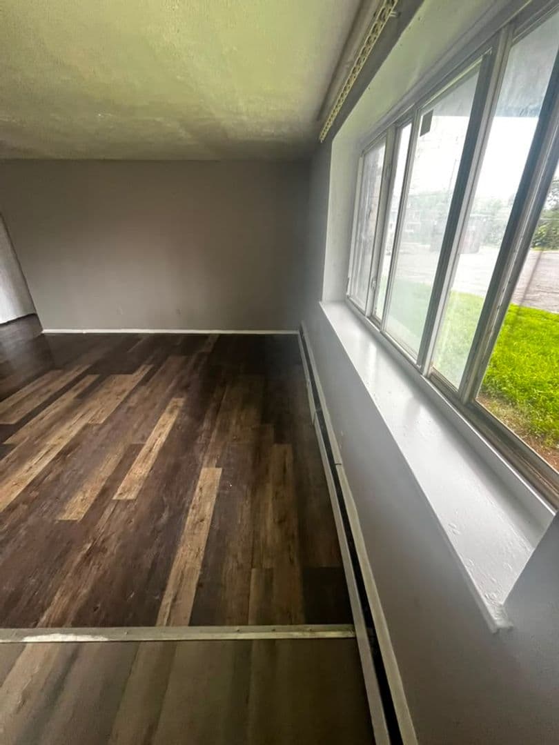 East Cleveland Apartment: 13540 Superior Rd
