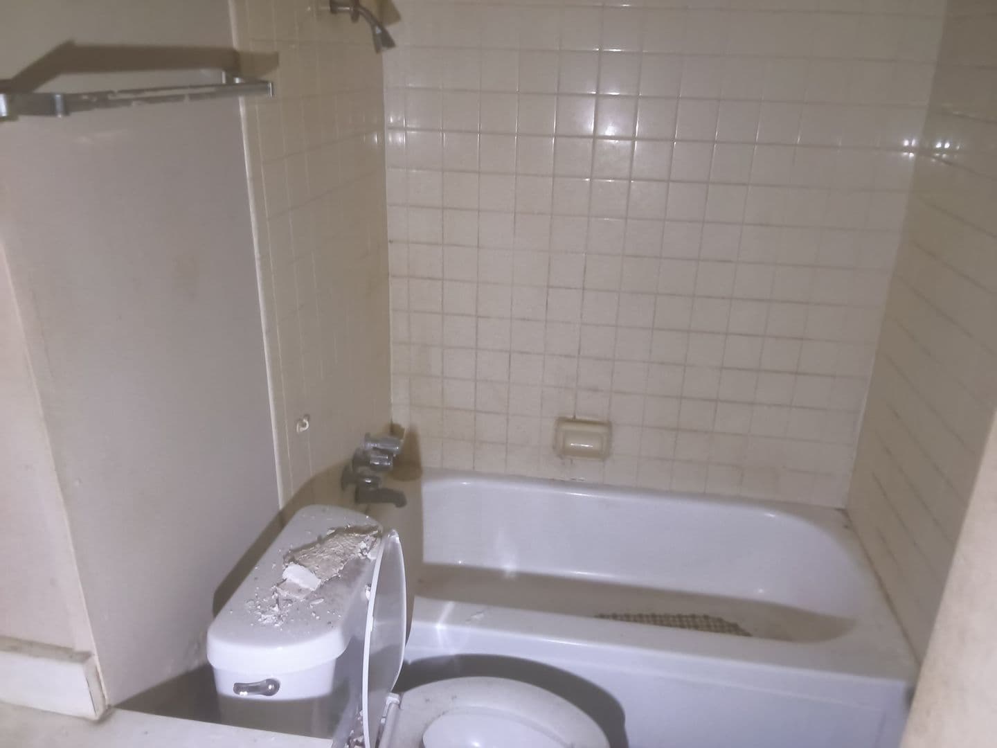 Jackson Apartment: 1505 North West Street - 108