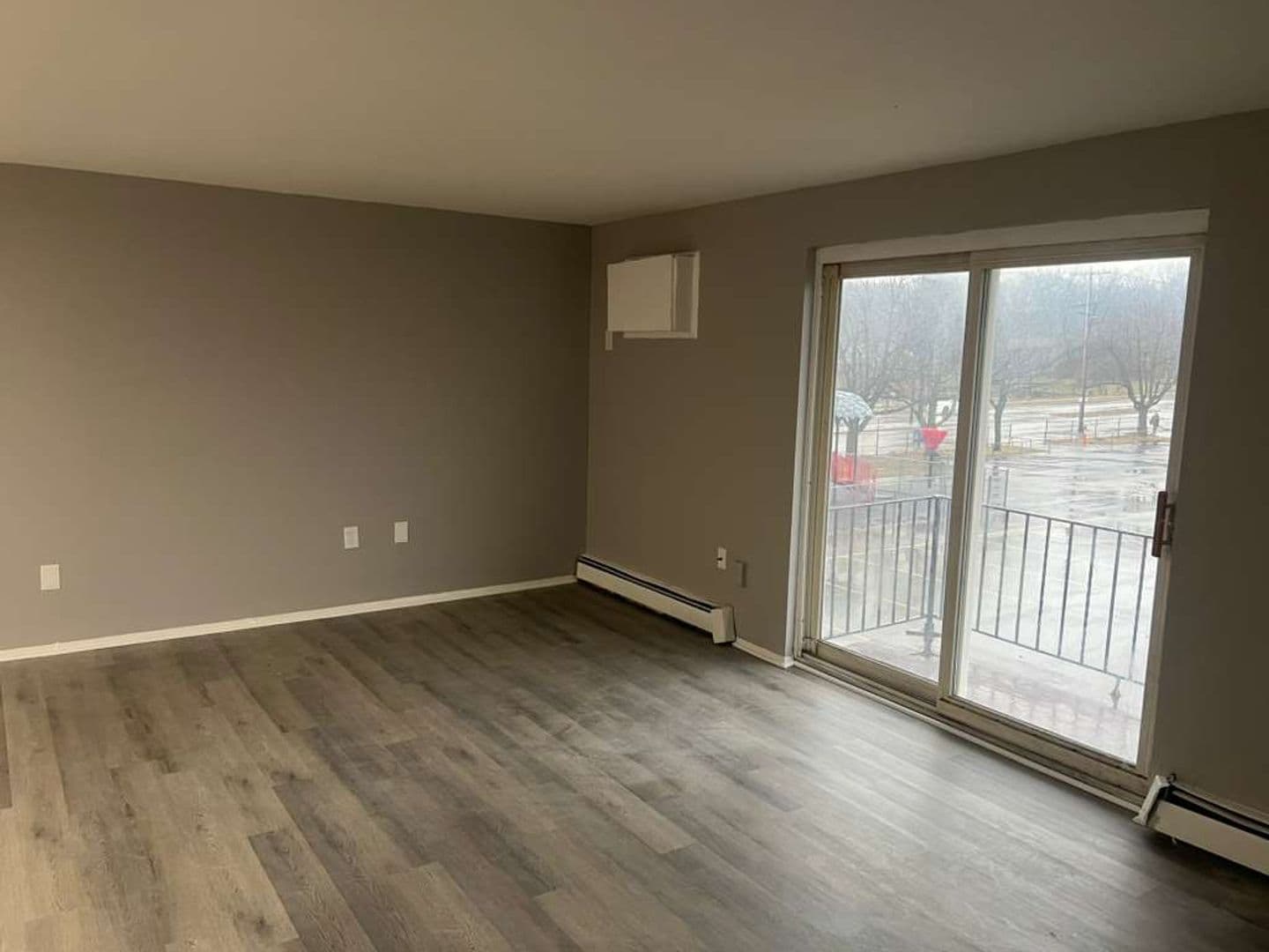 East Cleveland Apartment: 13540 Superior Rd