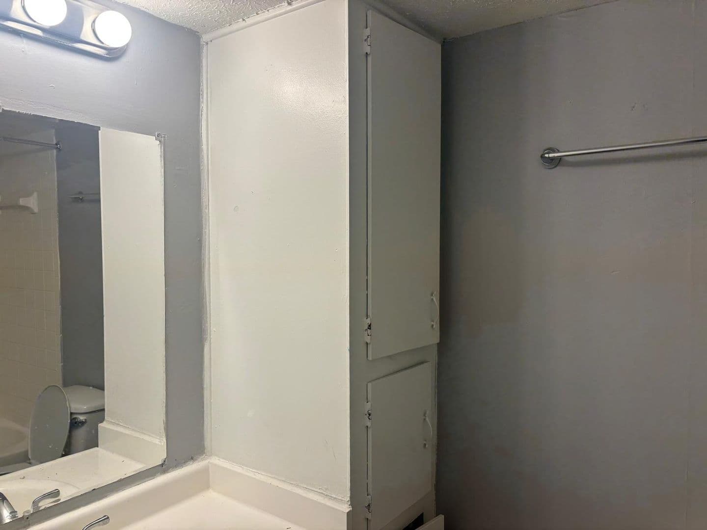 Jackson Apartment: 225 W McDowell Road