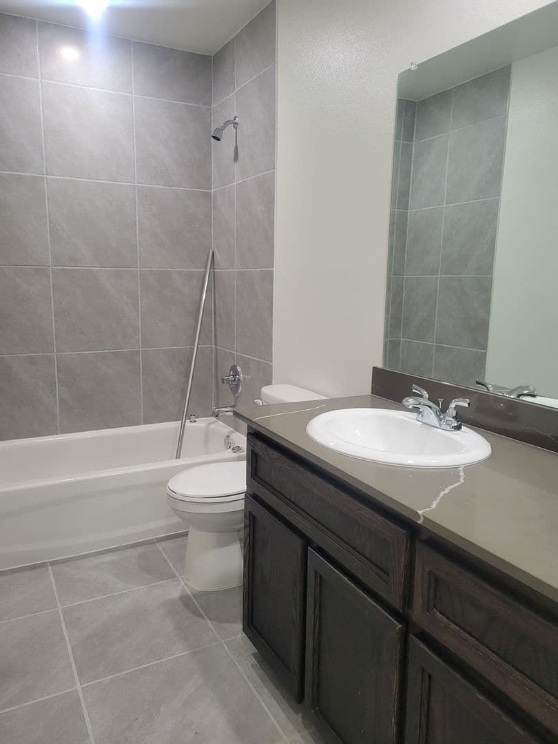 Temple Apartment: 2325 Zanoletti