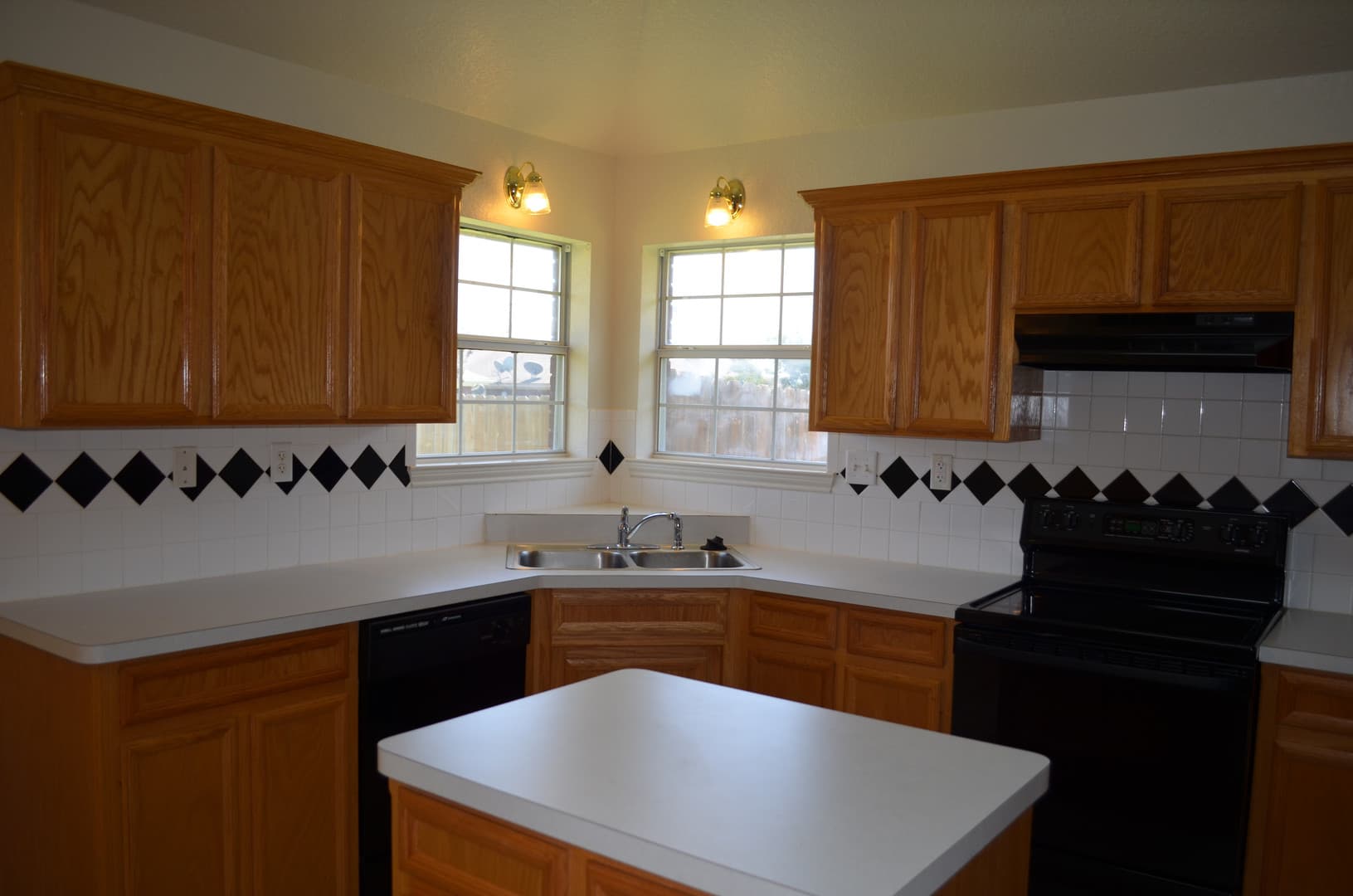 Killeen House: 4406 Esta Lee Dr.