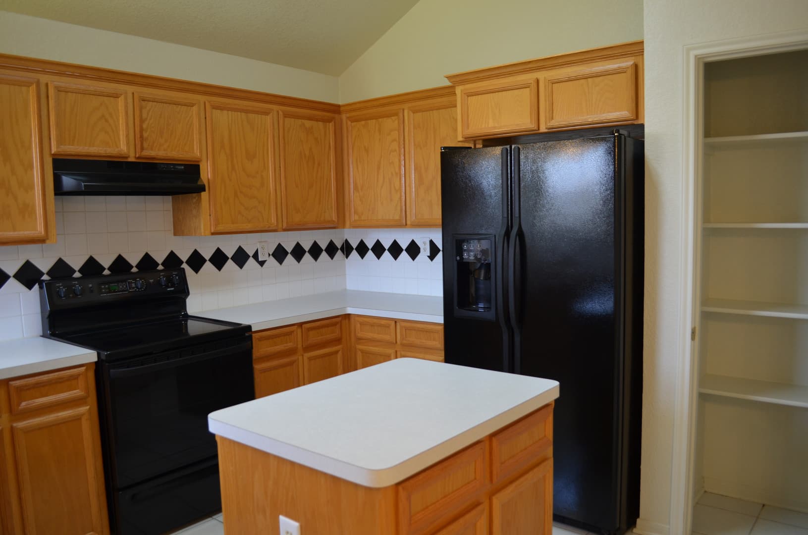Killeen House: 4406 Esta Lee Dr.