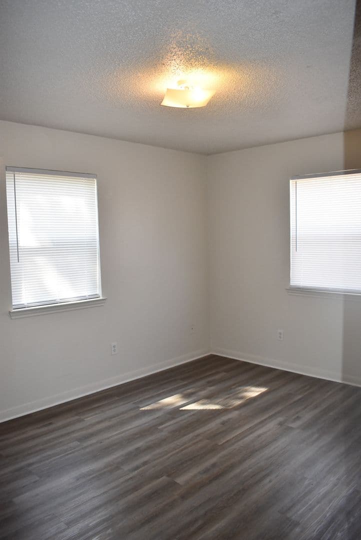 Harker Heights Apartment: 221 W Robin Lane