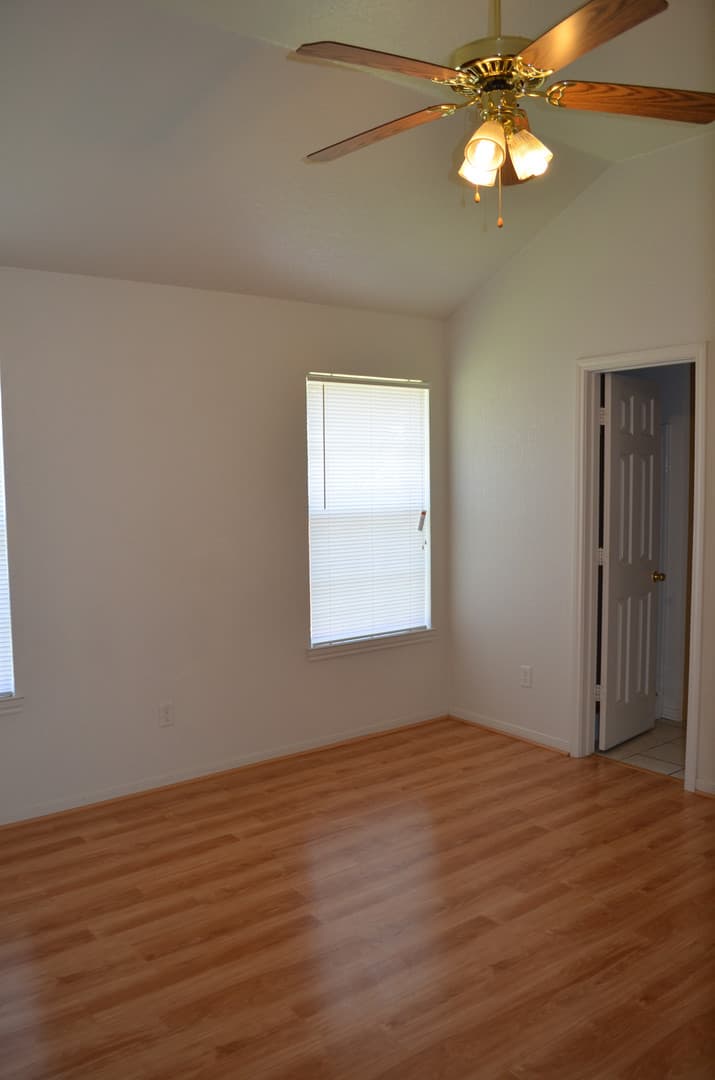 Killeen House: 4406 Esta Lee Dr.