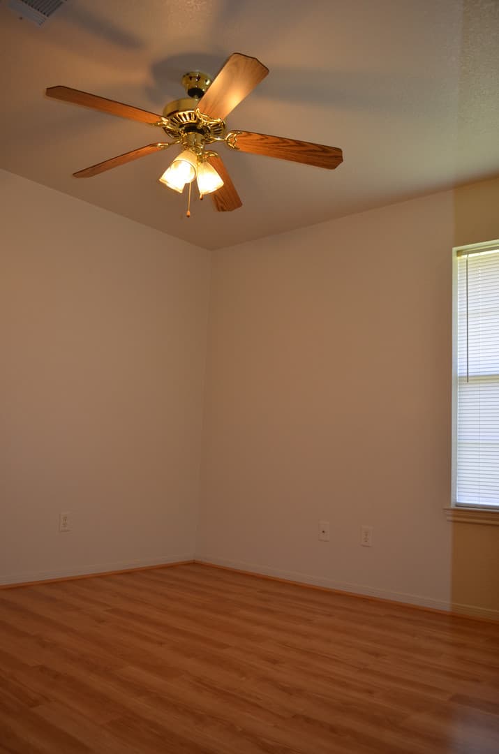 Killeen House: 4406 Esta Lee Dr.