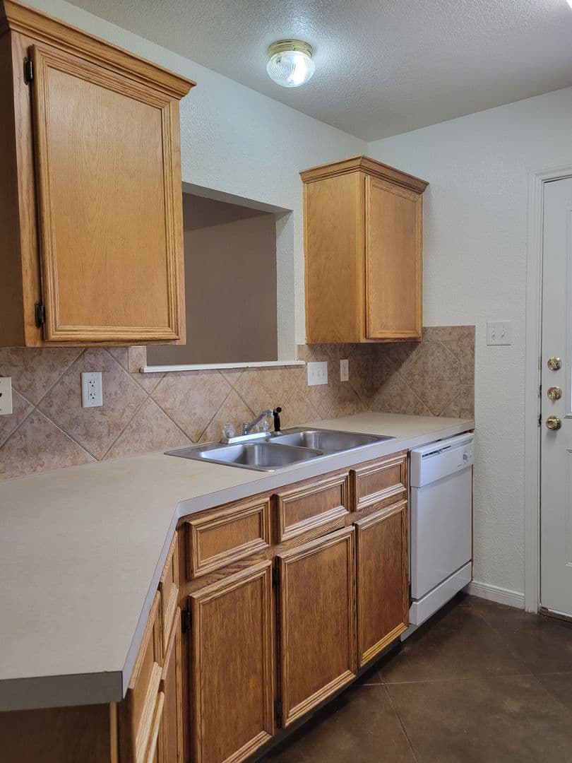 Killeen Apartment: 3503 Dustin Court