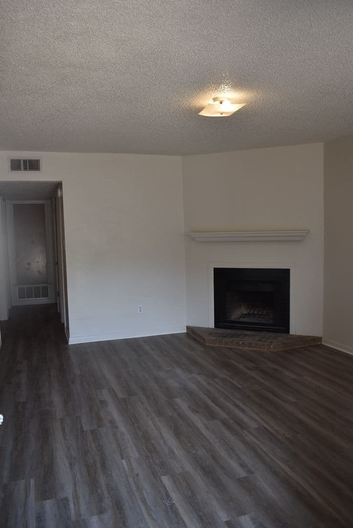Harker Heights Apartment: 221 W Robin Lane