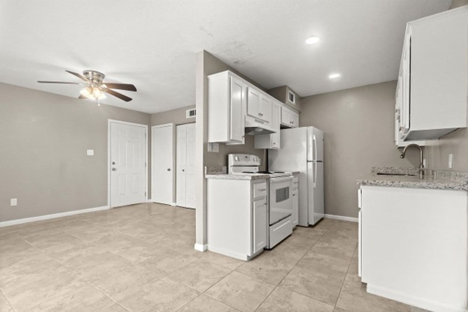Lake Charles Apartment: 1101 Deesport St