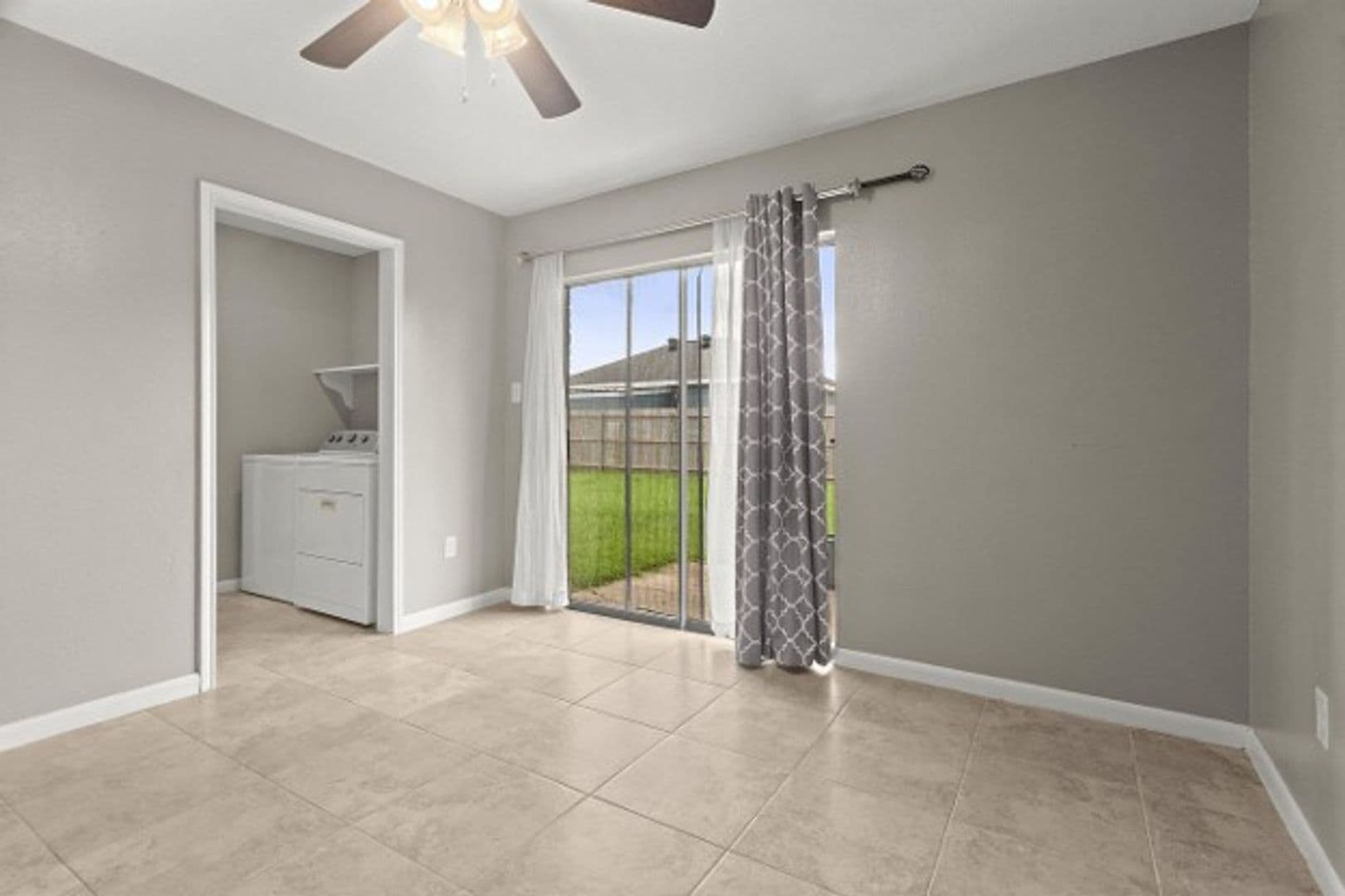 Lake Charles Apartment: 1101 Deesport St