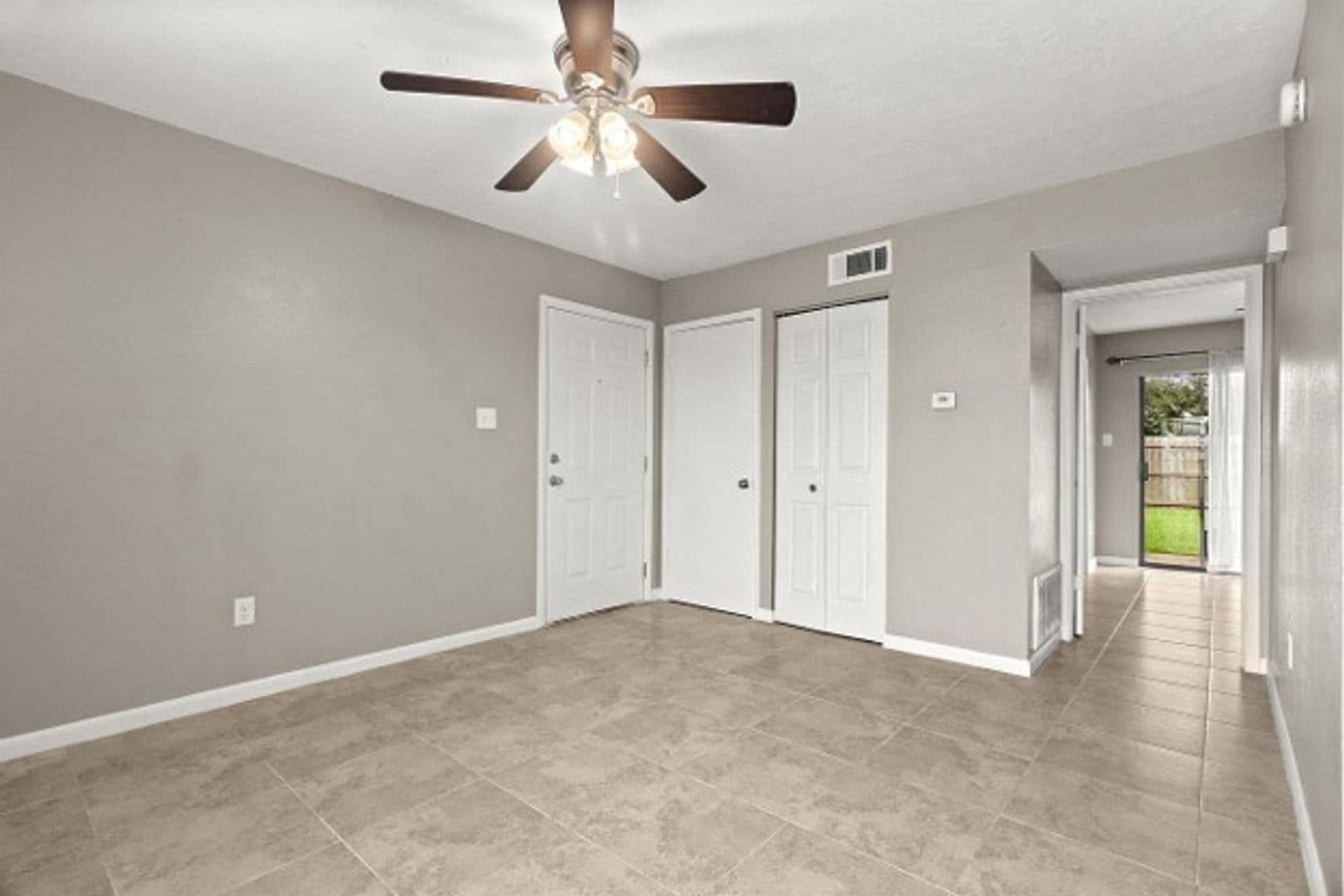 Lake Charles Apartment: 1101 Deesport St