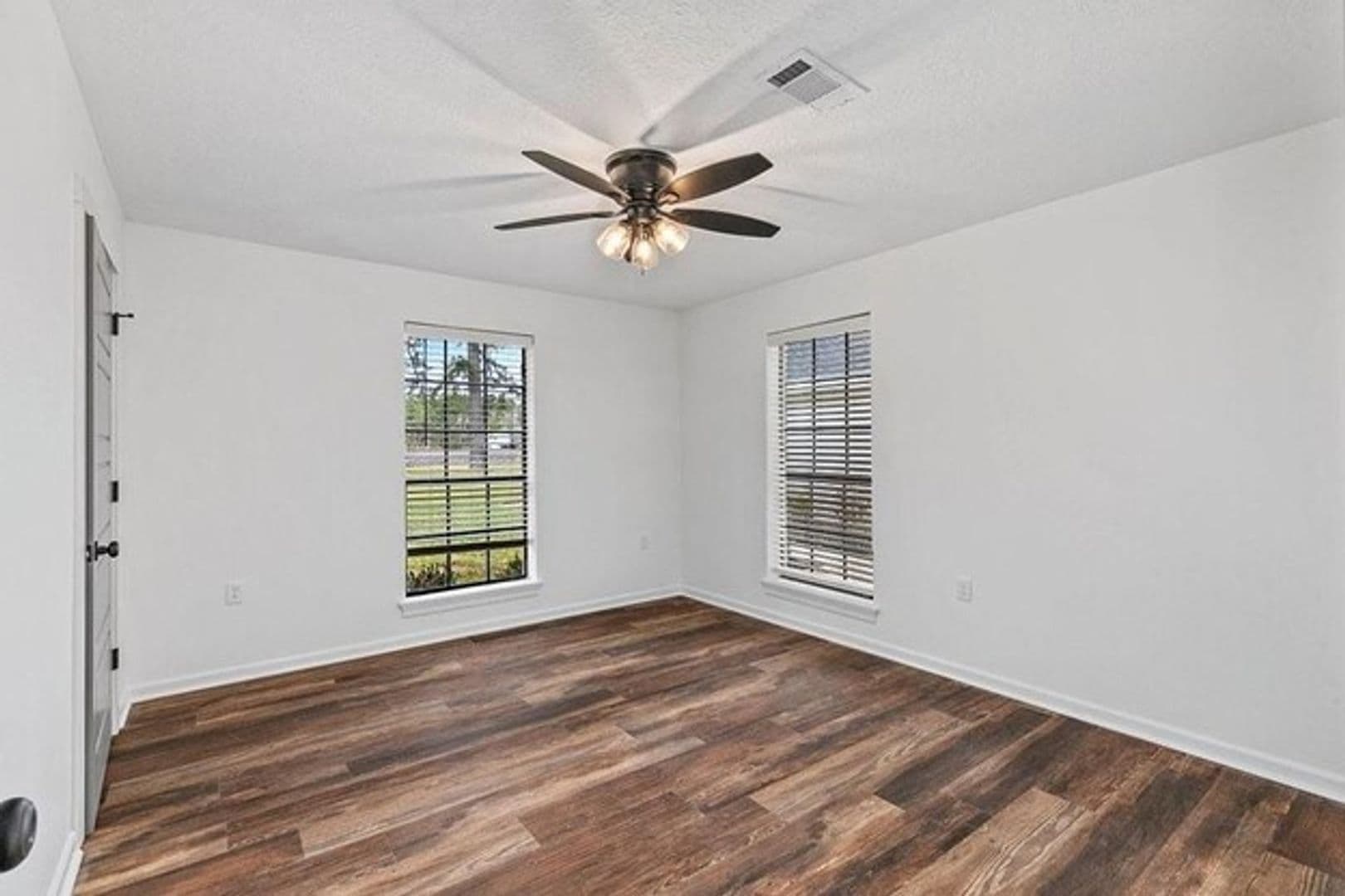 Kinder House: 25228 US-165