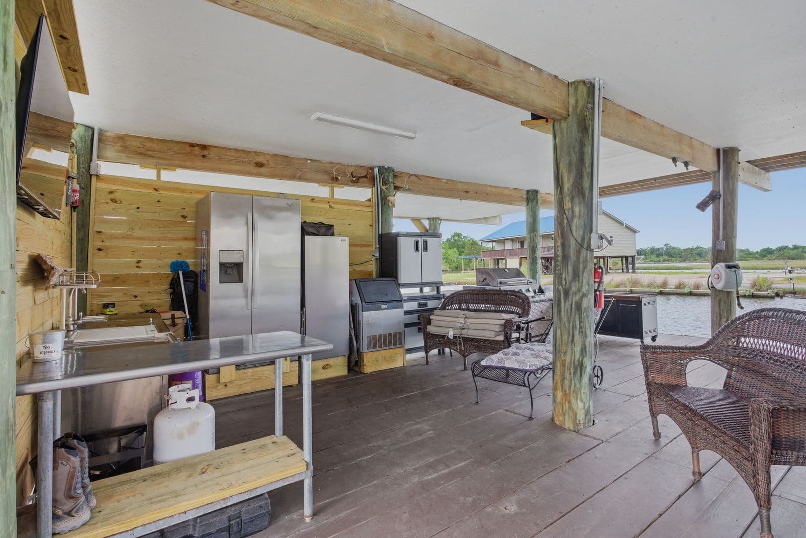 Sulphur House: 7238 Pirates Cove Ln