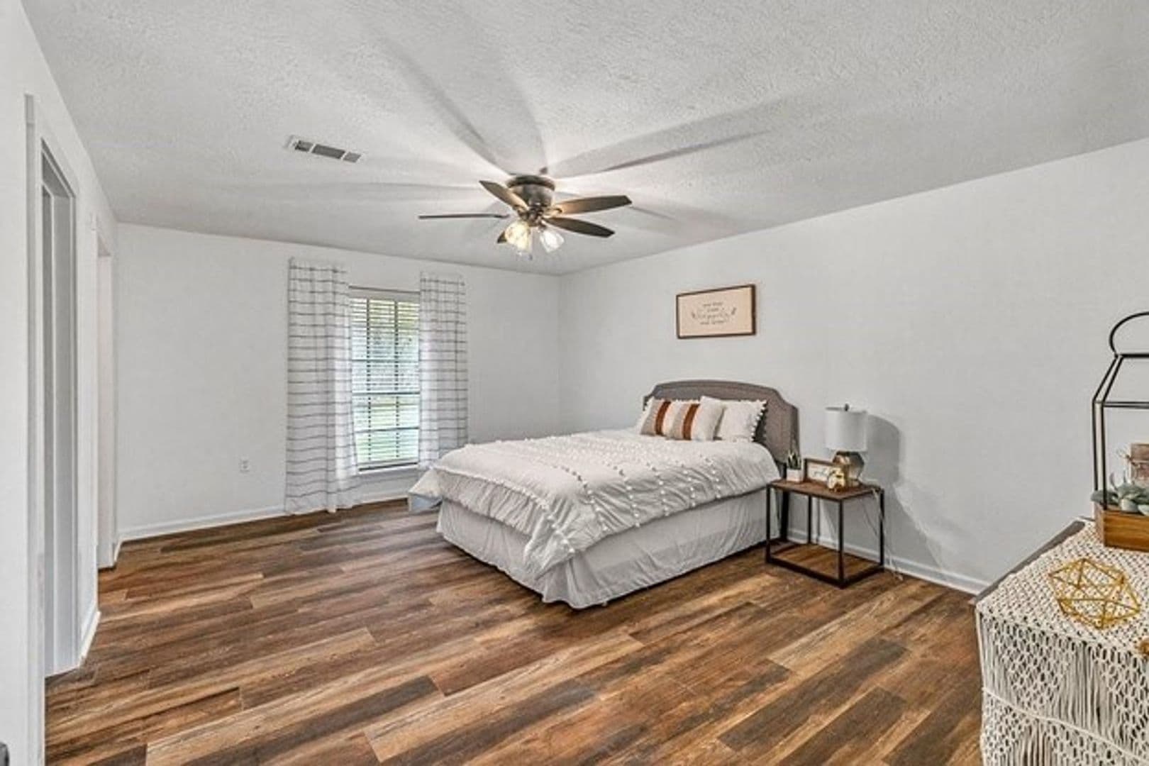 Kinder House: 25228 US-165