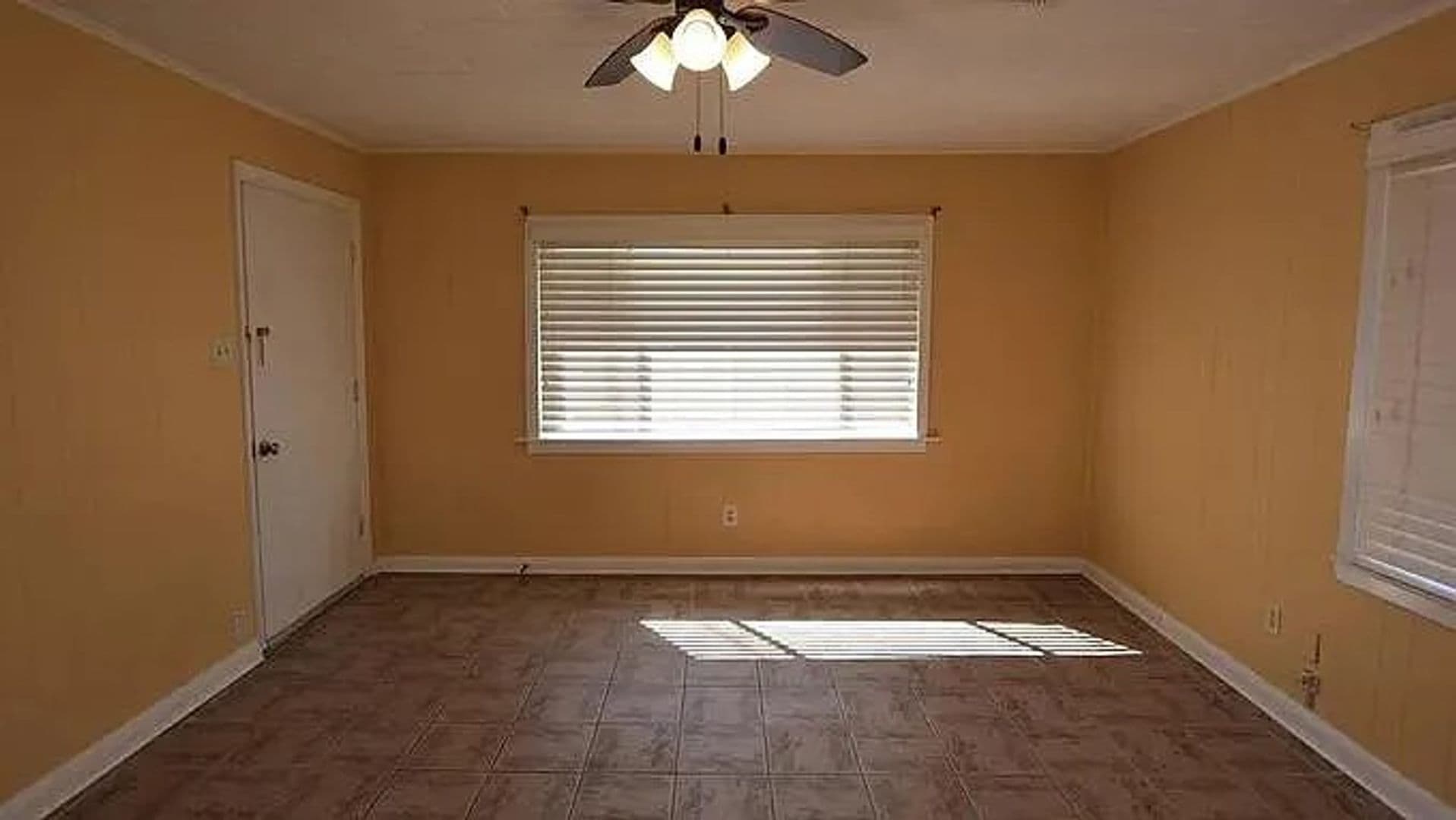 Lake Charles House: 517 E Oak Lane