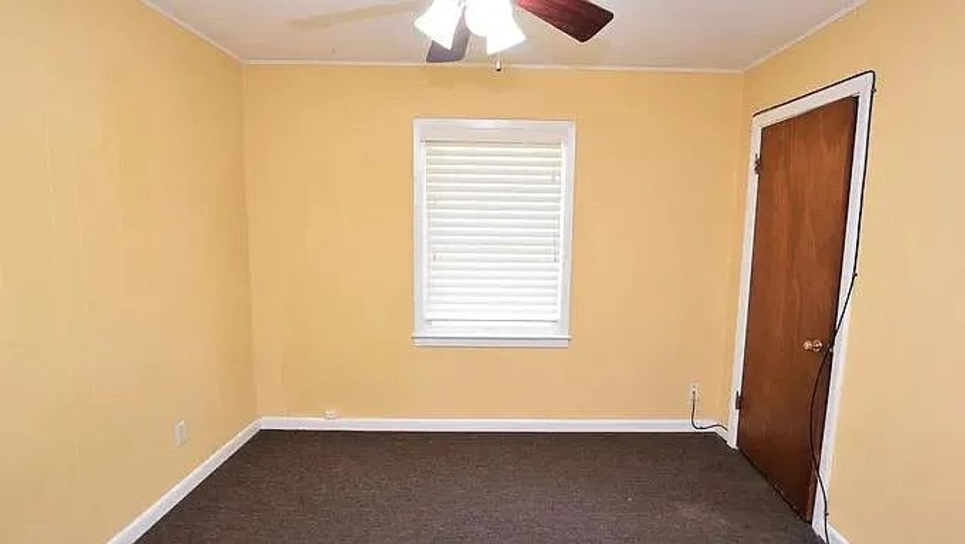 Lake Charles House: 517 E Oak Lane