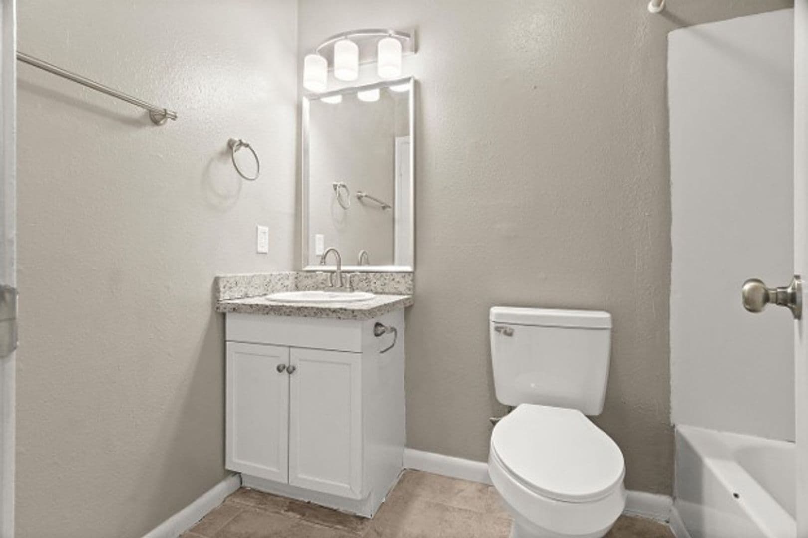 Lake Charles Apartment: 1101 Deesport St