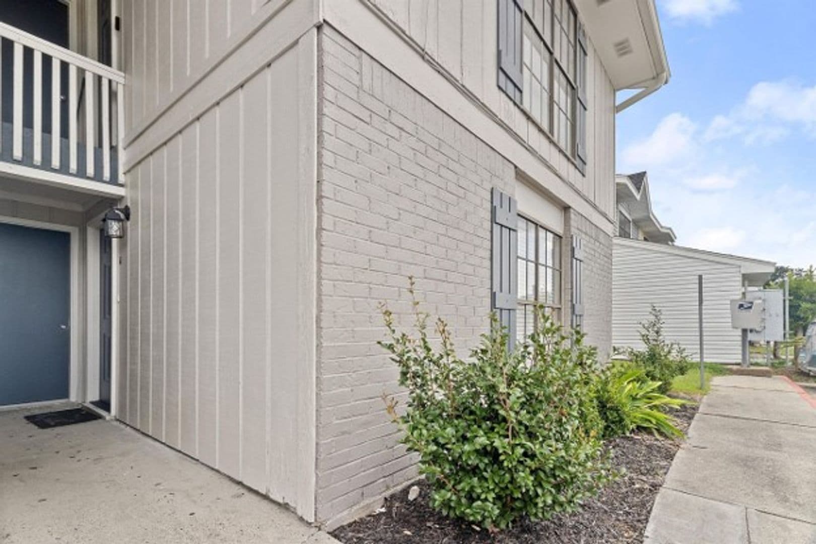 Lake Charles Apartment: 1101 Deesport St