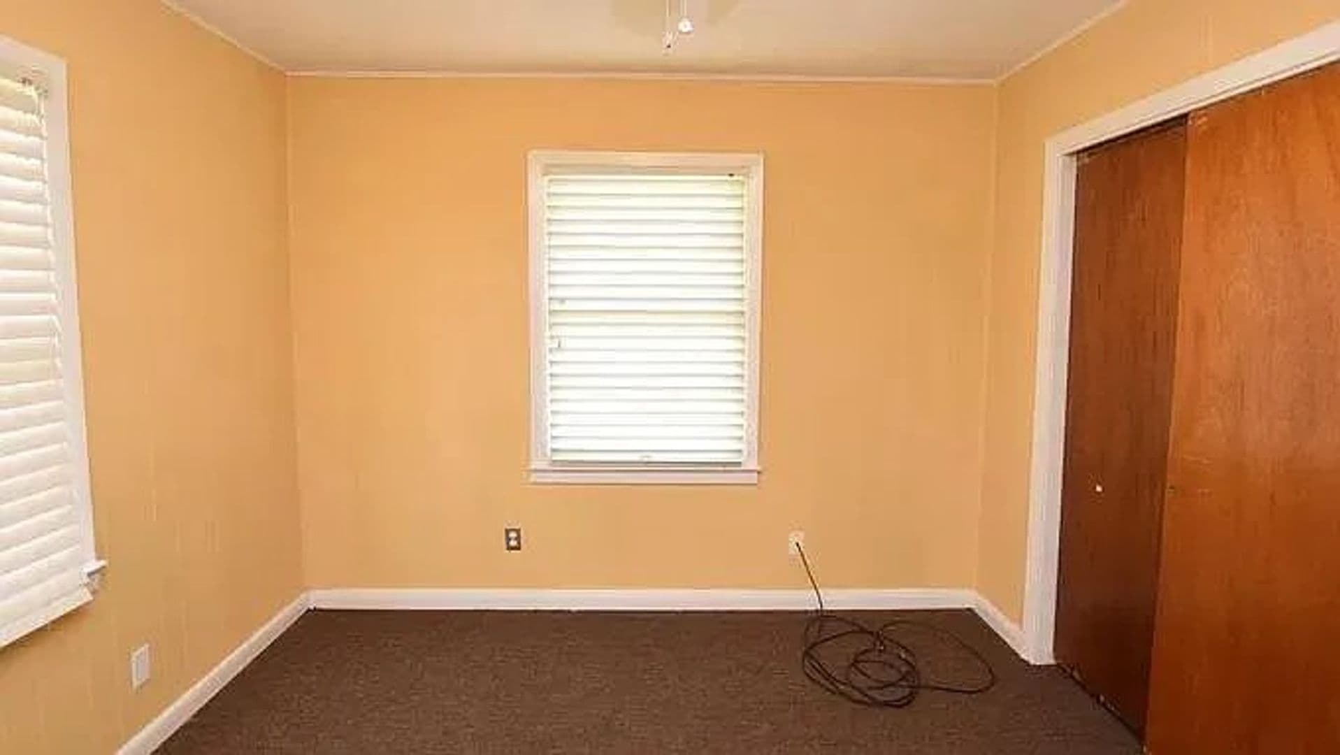 Lake Charles House: 517 E Oak Lane