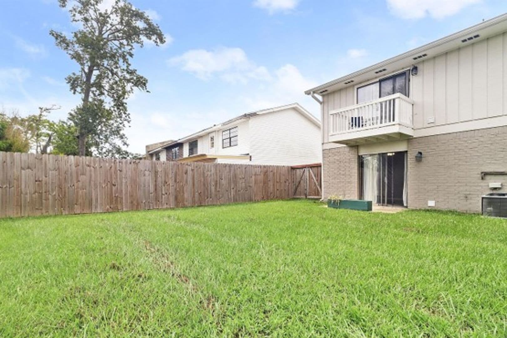 Lake Charles Apartment: 1101 Deesport St