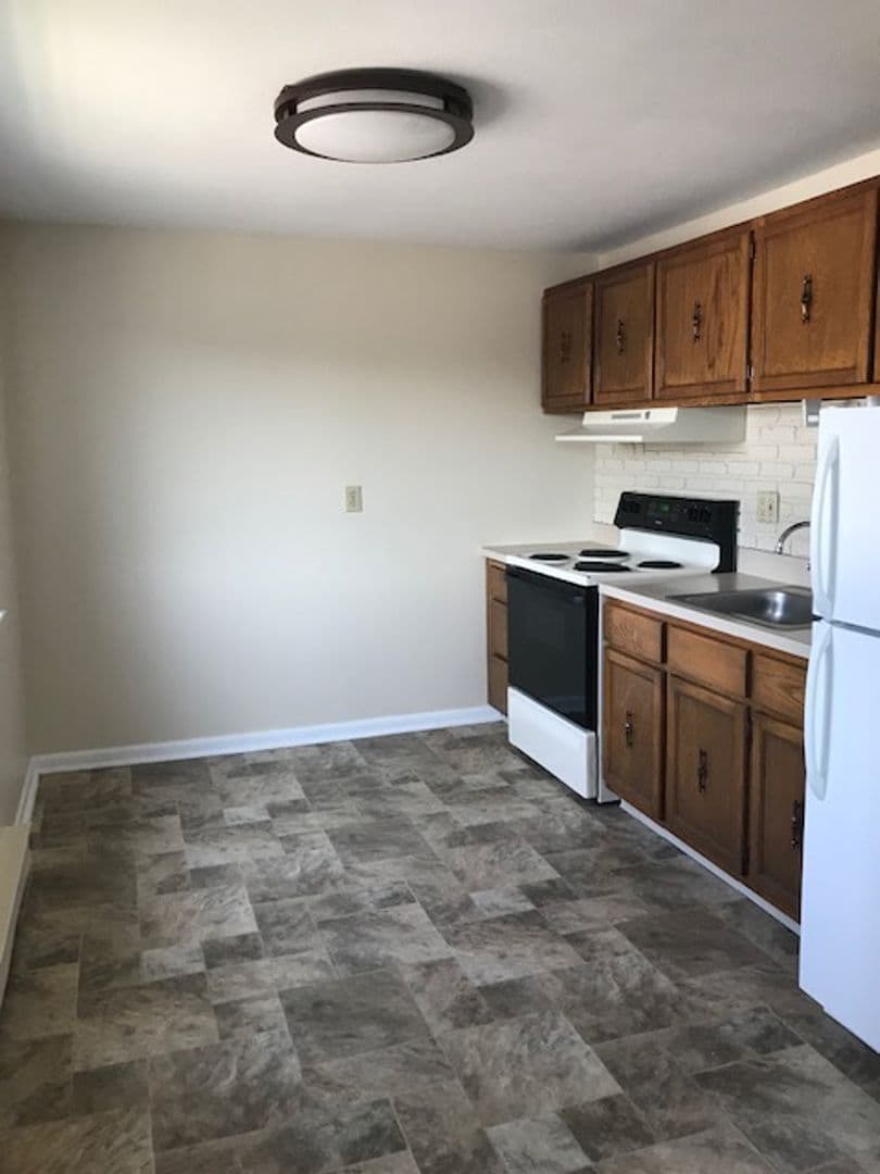 Bristol Apartment: 288 Pine Street