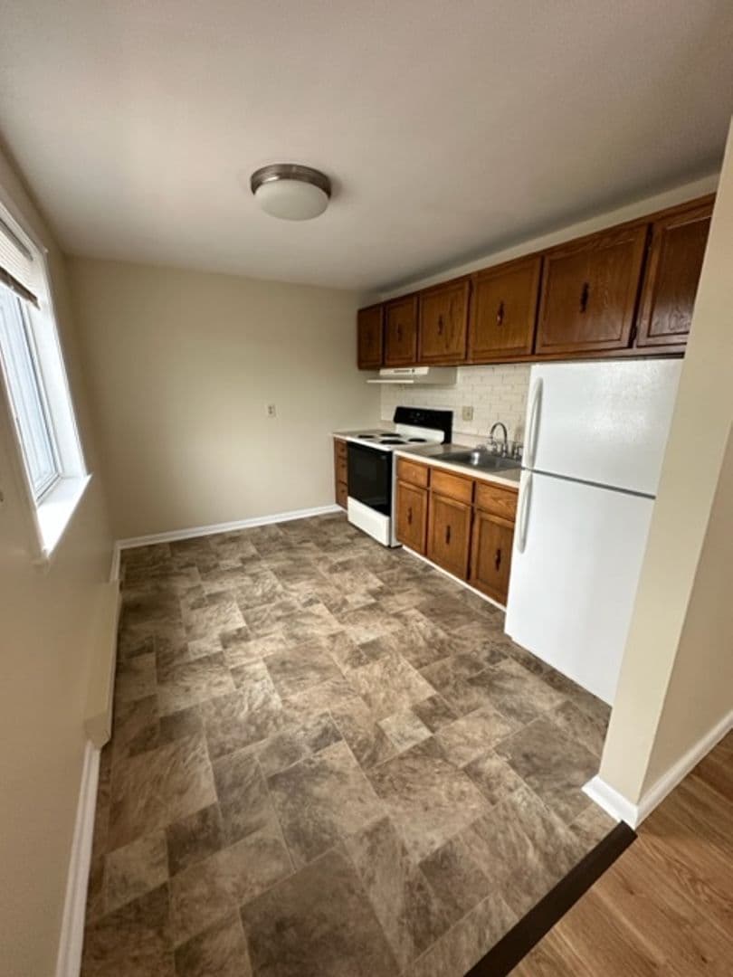 Bristol Apartment: 288 Pine Street