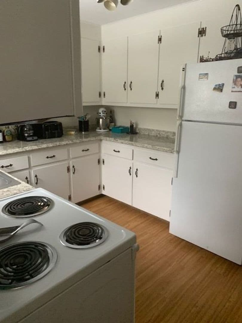 Dalton Apartment: 447 High Street