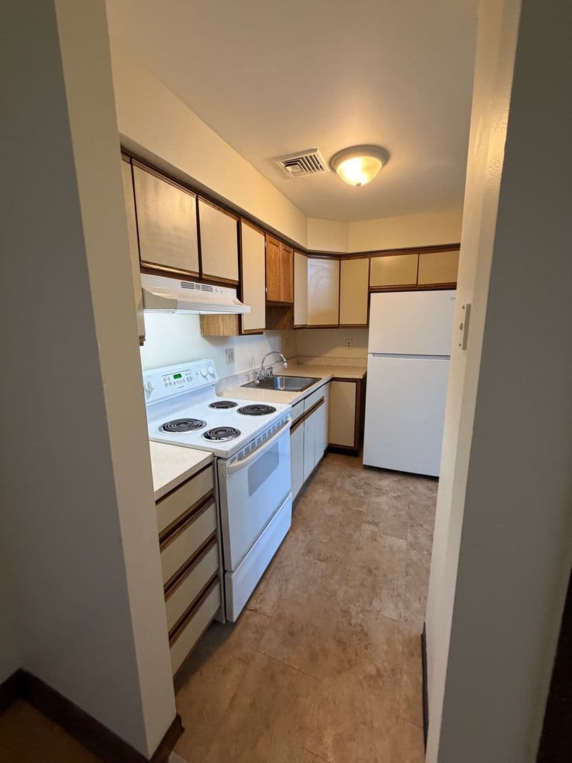 Torrington Apartment: 362 South Main Street
