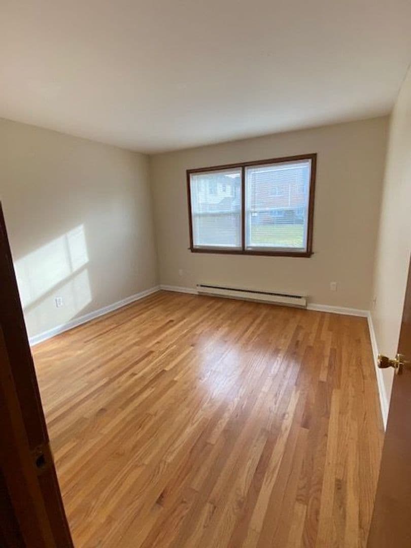 Dalton Apartment: 447 High Street