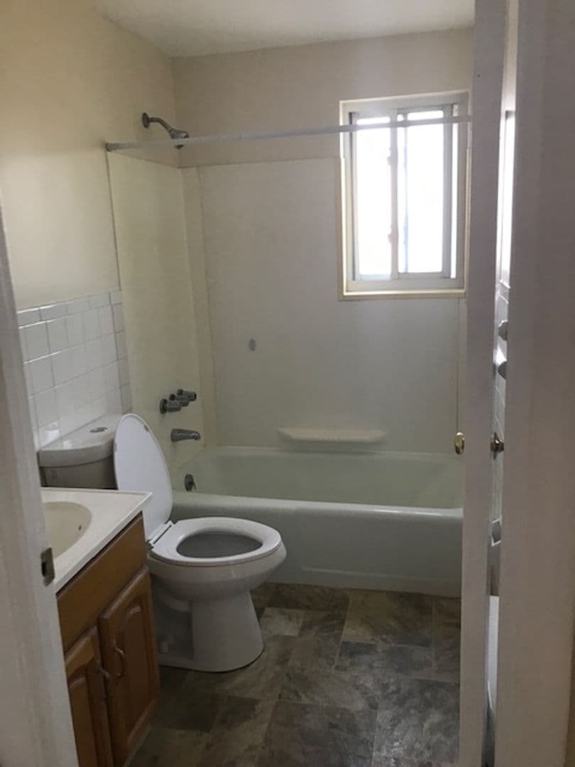 Bristol Apartment: 288 Pine Street