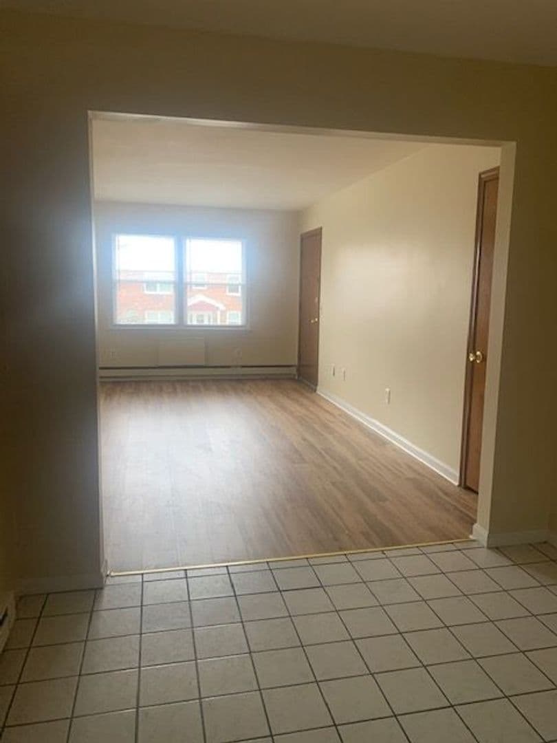 Dalton Apartment: 447 High Street