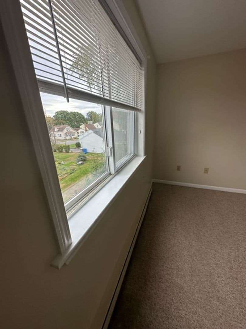 Bristol Apartment: 288 Pine Street