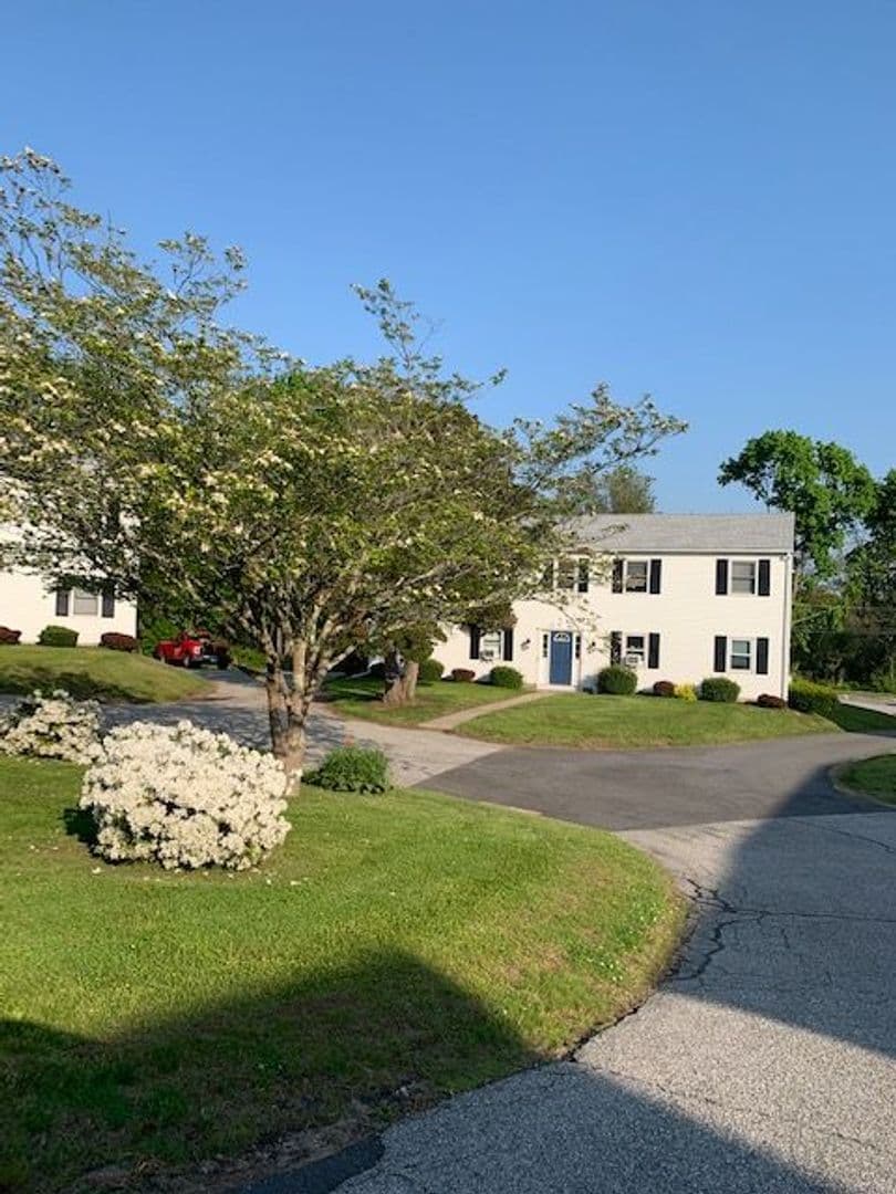 Westbrook Apartment: 1739-1749 Boston Post Road