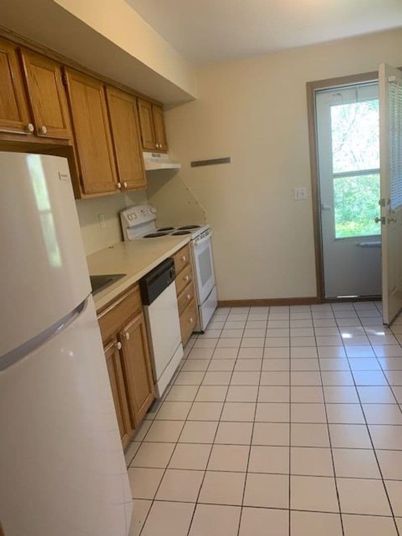 Westbrook Apartment: 1739-1749 Boston Post Road
