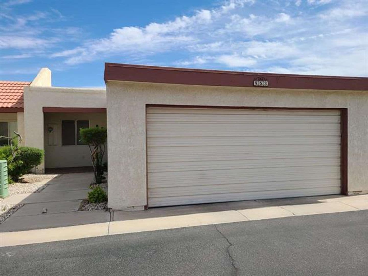 YUMA House: 953 W Cortez Ln
