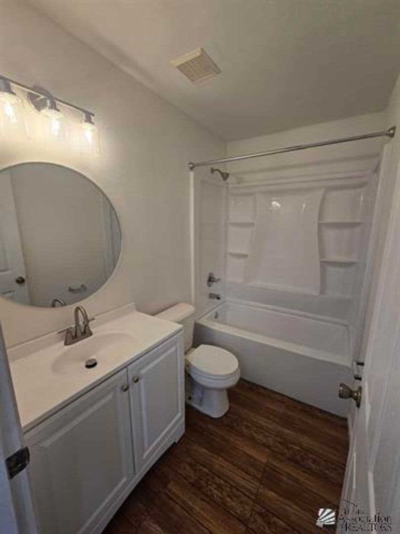 San Luis House: 417 N San Juan Ln