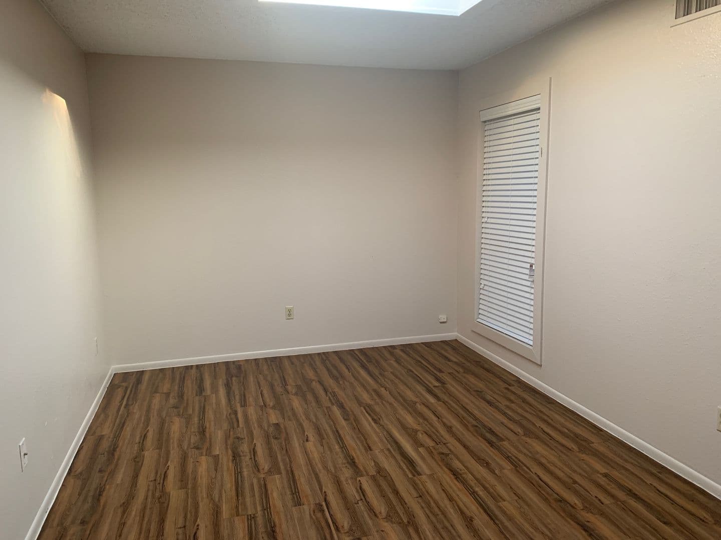 YUMA House: 953 W Cortez Ln