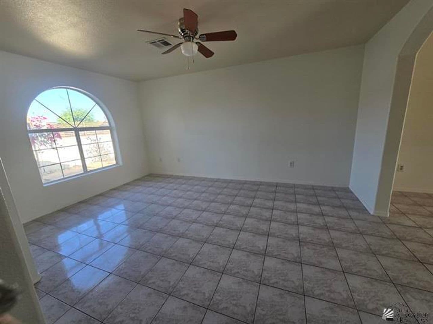 San Luis House: 417 N San Juan Ln