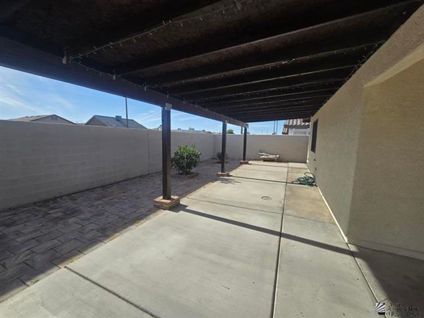 San Luis House: 417 N San Juan Ln