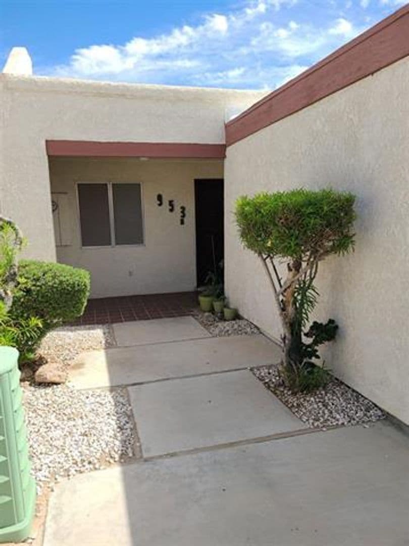 YUMA House: 953 W Cortez Ln